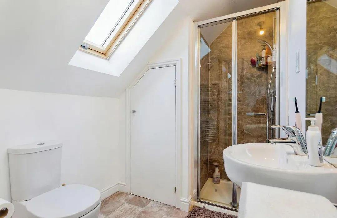 Spacious 4-Bedroom Home In Moston, Manchester-1